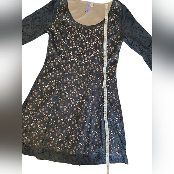 Alya Black Long Sleeve Lace Dress - Picture 8 of 10